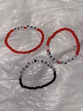 HEY BOO Halloween Beaded Bracelets